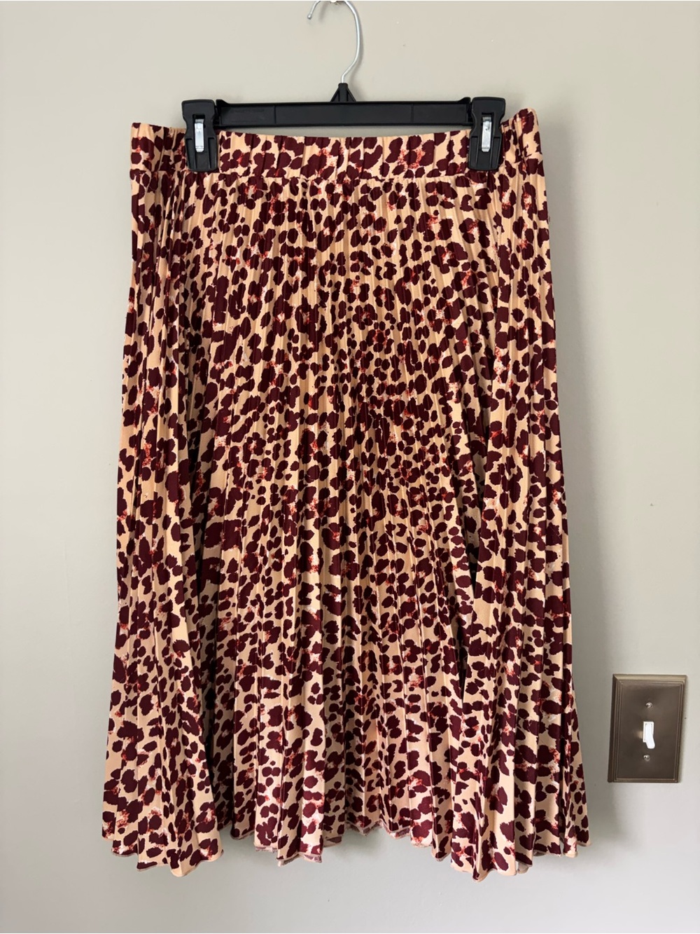 H&M Burgundy and Beige Pleated Animal-Print Midi Skirt
